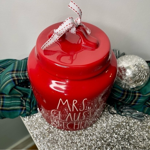 Rae Dunn Red Holiday Cookie Jar Mrs. Claus’s Kitchen Christmas Ceramic Jar New - Picture 3 of 10